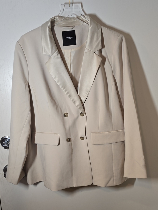 Vero Moda Jackets & Blazers - Vero Moda Cream Double-Breasted Satin-Lapel Blazer